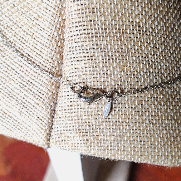 Gorgeous Sparkly Necklace - Picture 4 of 6